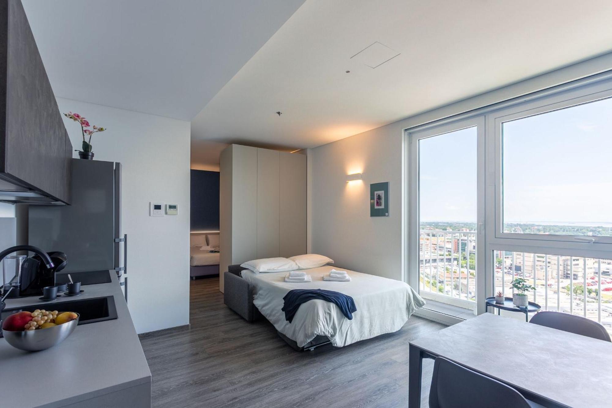 Htm Venice Suite By Halldis Местре Екстериор снимка