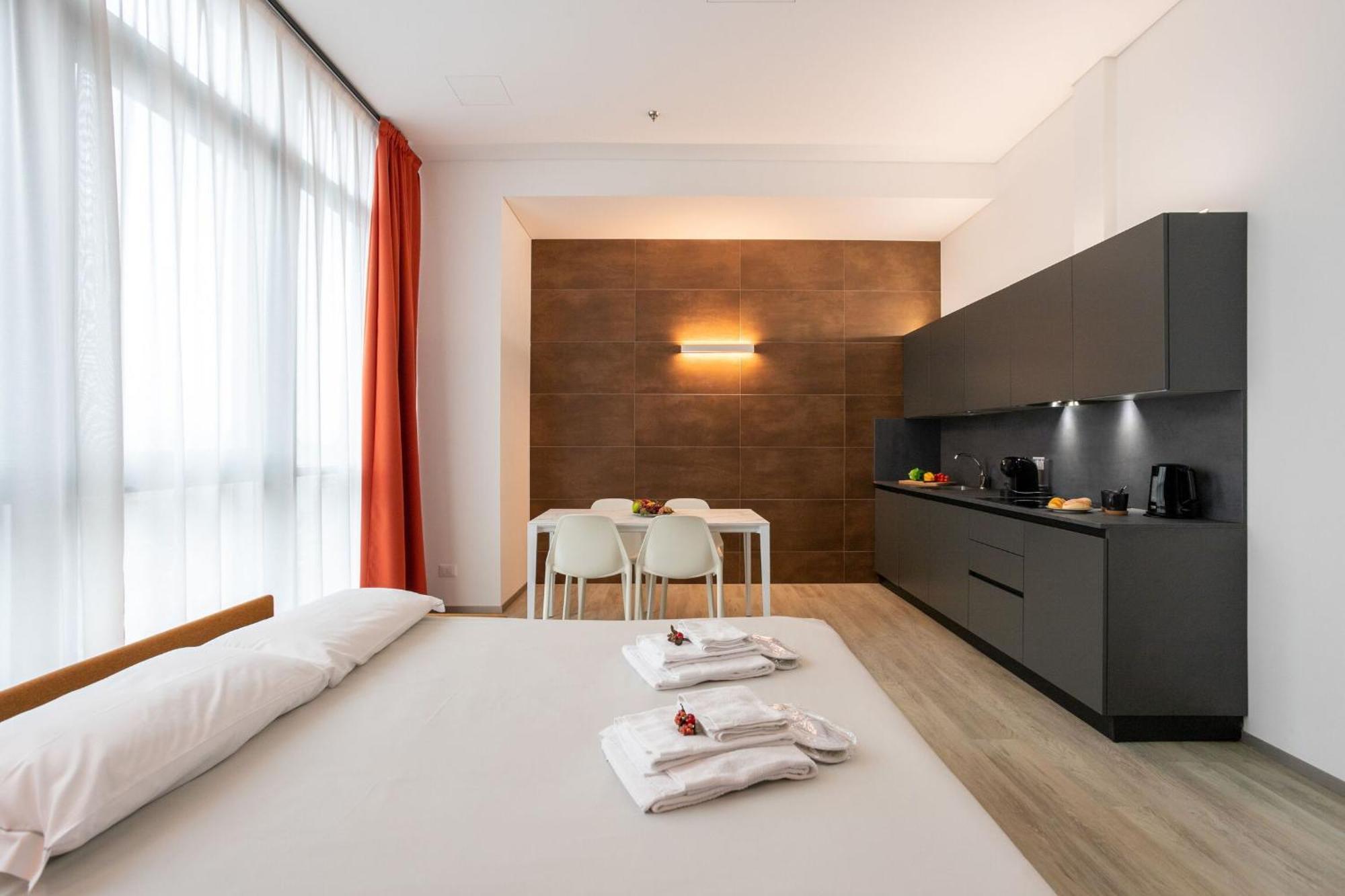 Htm Venice Suite By Halldis Местре Екстериор снимка