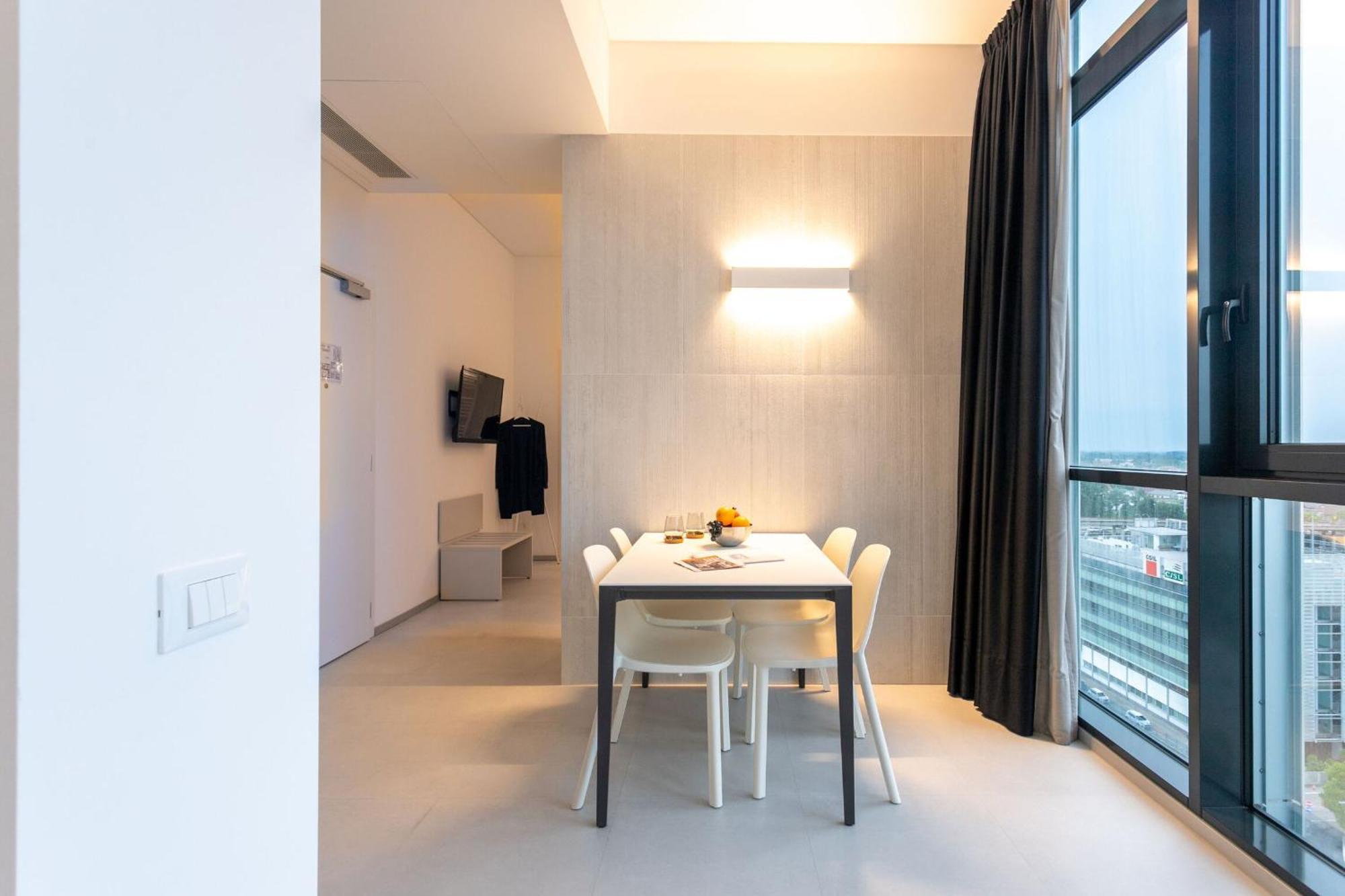 Htm Venice Suite By Halldis Местре Екстериор снимка