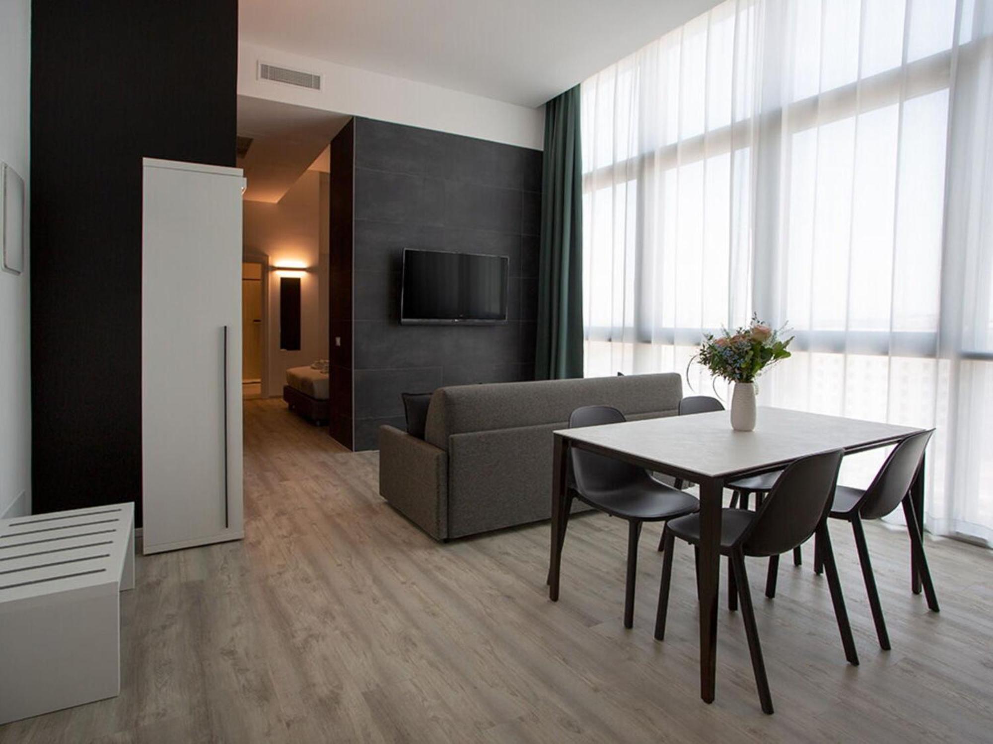 Htm Venice Suite By Halldis Местре Екстериор снимка